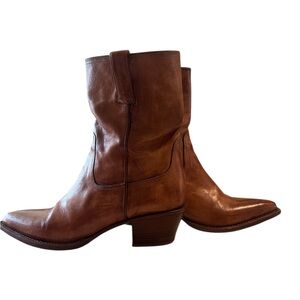Cole Haan Italian Made Chestnut Leather Pointed Toe Boots Size 8B